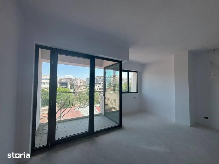 Apartament cu 3 camere în Centrul Civic