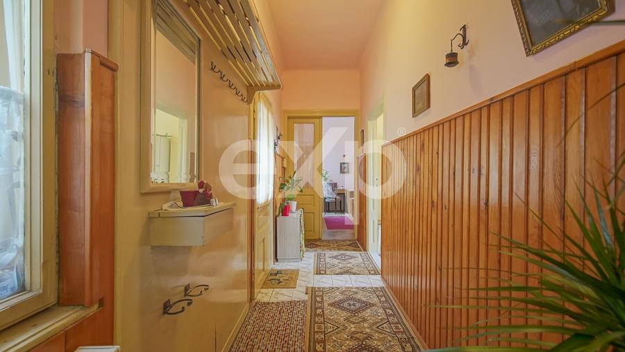 Casă individuală cu 5 camere cu Canalizare în Schei