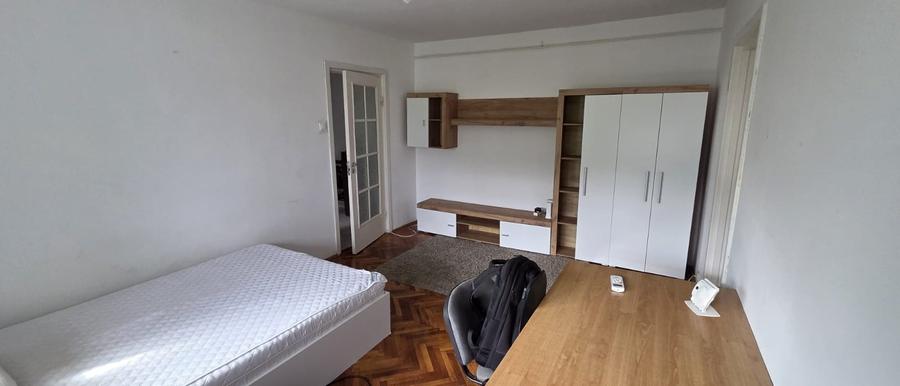 Apartament cu 2 camere semidecomandat în Tipografilor