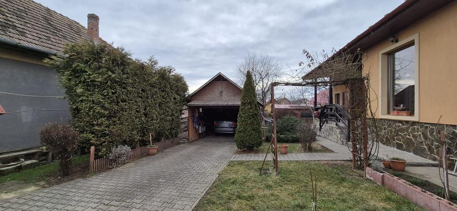 Casă individuală cu 3 camere cu Teren 400 Mp în Curteni