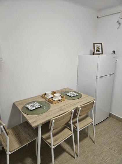 Garsonieră decomandată în Central