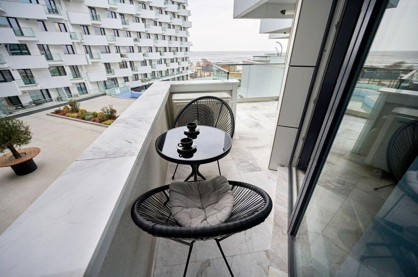 Apartament cu 3 camere decomandat în Mamaia-Sat