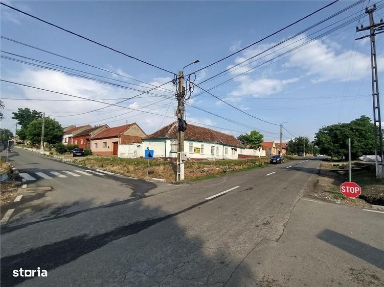 Casă cu 4 camere în Socol