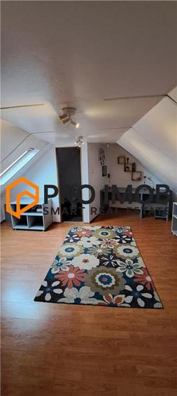 Apartament cu 4 camere decomandat, mobilat în Broșteni