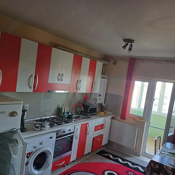 Apartament cu 3 camere decomandat în Lidia