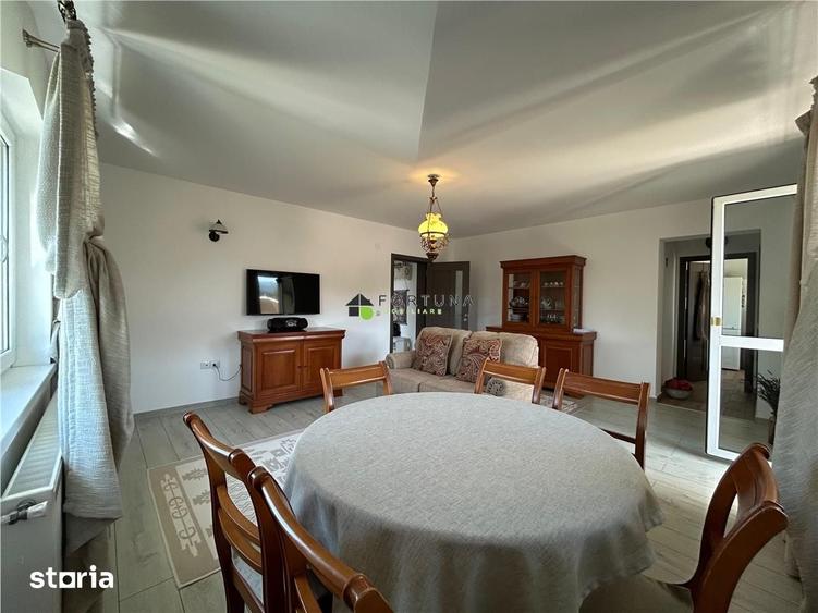 Apartament cu 2 camere, mobilat în Cristian