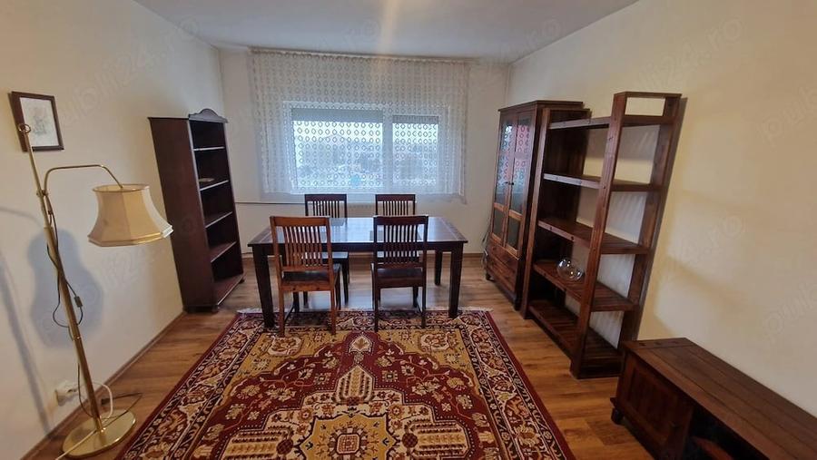 Apartament cu 3 camere decomandat în Soarelui