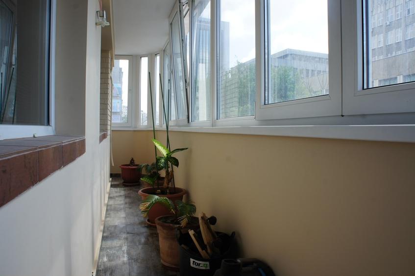 Apartament cu 3 camere decomandat în Dorobanți