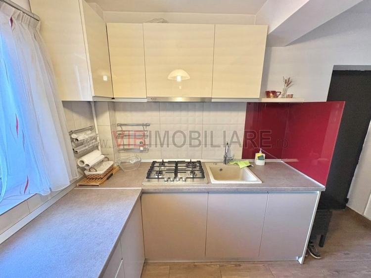 Apartament cu 3 camere semidecomandat în Gara de Nord