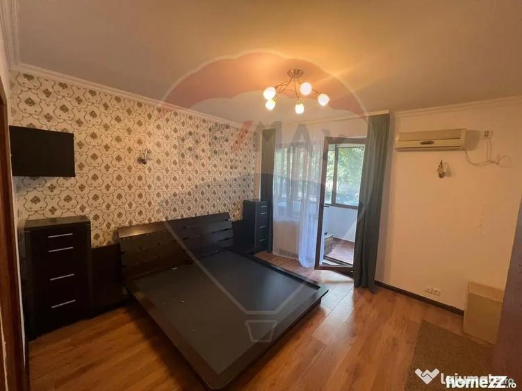 Apartament cu 3 camere semidecomandat în Domenii