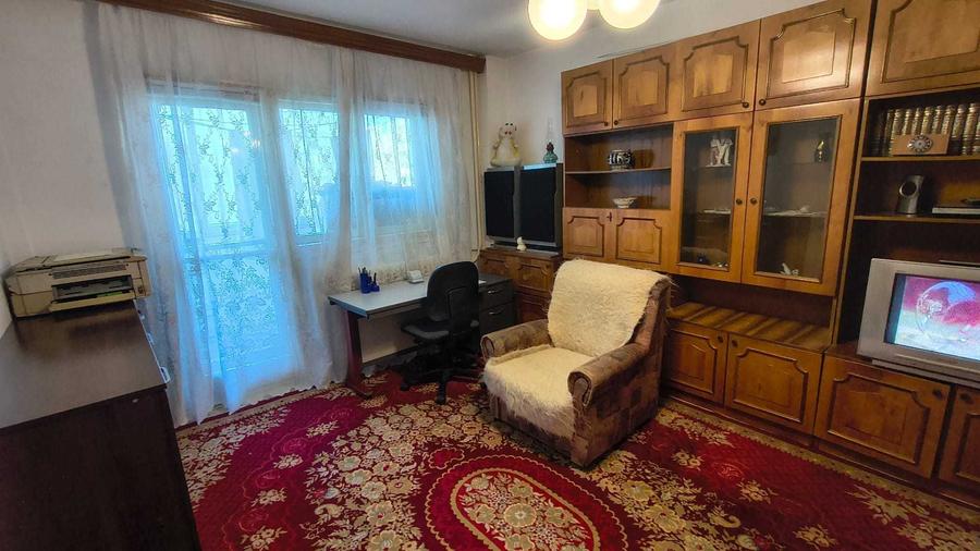 Proprietar ofer spre inchiriere apartament 2 camere decomandat, 55 mp, Calea Vitan Bobocica vis-a-vis Auchan, et. 6, ideal pentru doi studenti - 1
