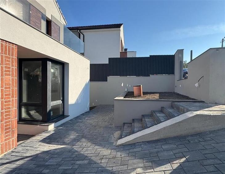 Duplex cu 5 camere cu Teren 612 Mp în Borhanci