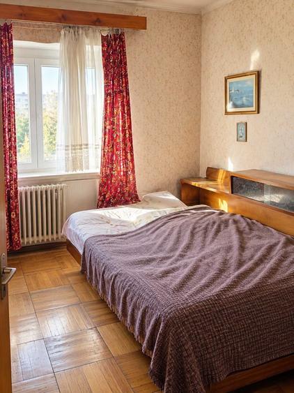 Apartament cu 3 camere decomandat în Exterior Vest