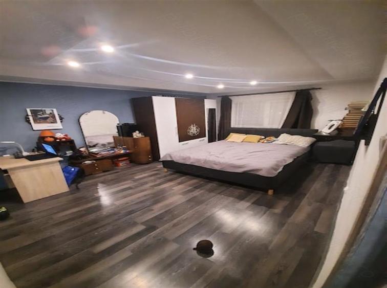 Apartament cu 2 camere decomandat în Lipovei