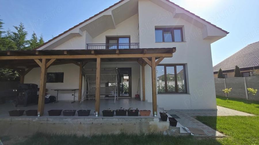 Casă cu Teren 438 Mp în Centura