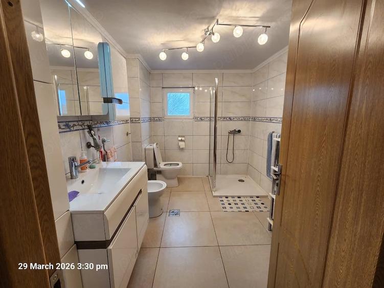 Casă cu Teren 1490 Mp în Central