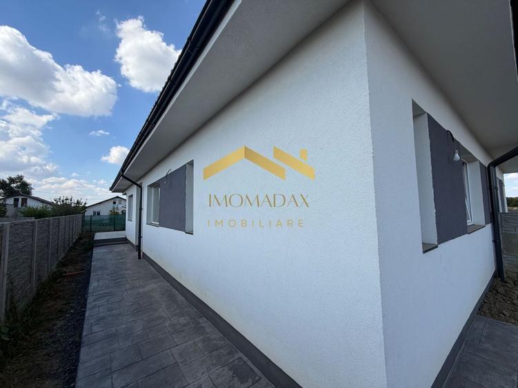 Duplex cu 3 camere cu Canalizare în Bucovăț (Remetea Mare)