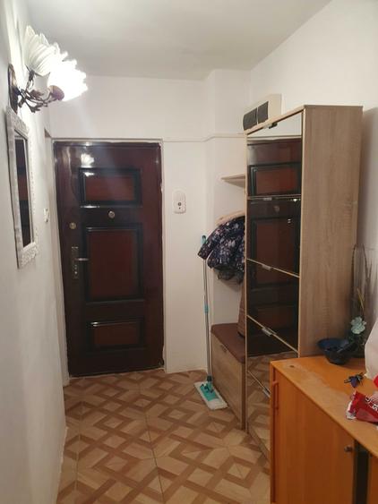 Apartament cu 2 camere semidecomandat în Tărtășești