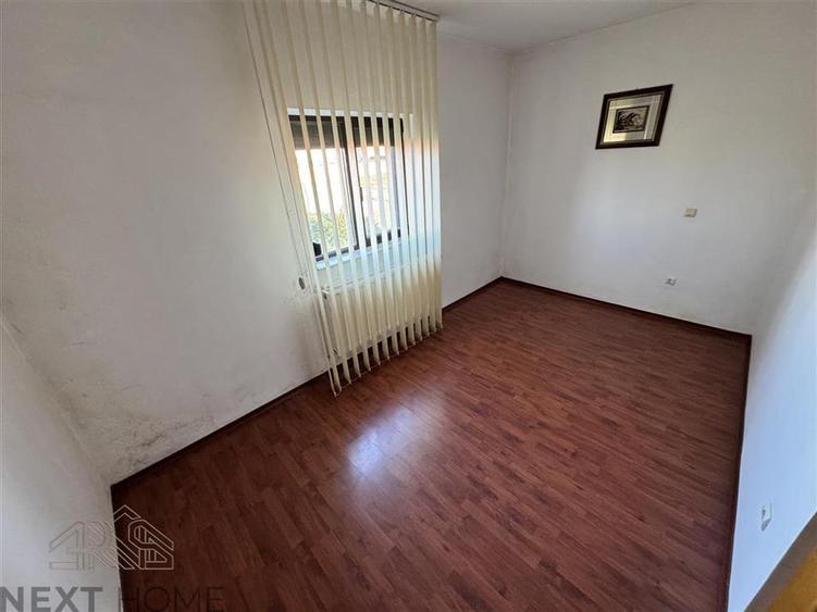 CASA  DE VANZARE BOTARLAU - 25