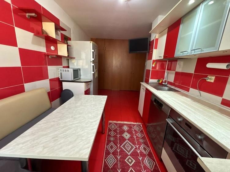 Apartament cu 2 camere semidecomandat în Unirii Sud