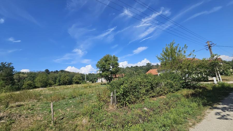 Teren Construcții intravilan de 3430 mp, în Margina
