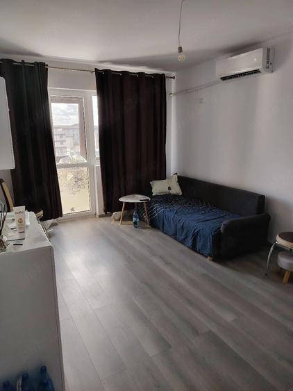 Apartament cu 3 camere decomandat în Dobroești