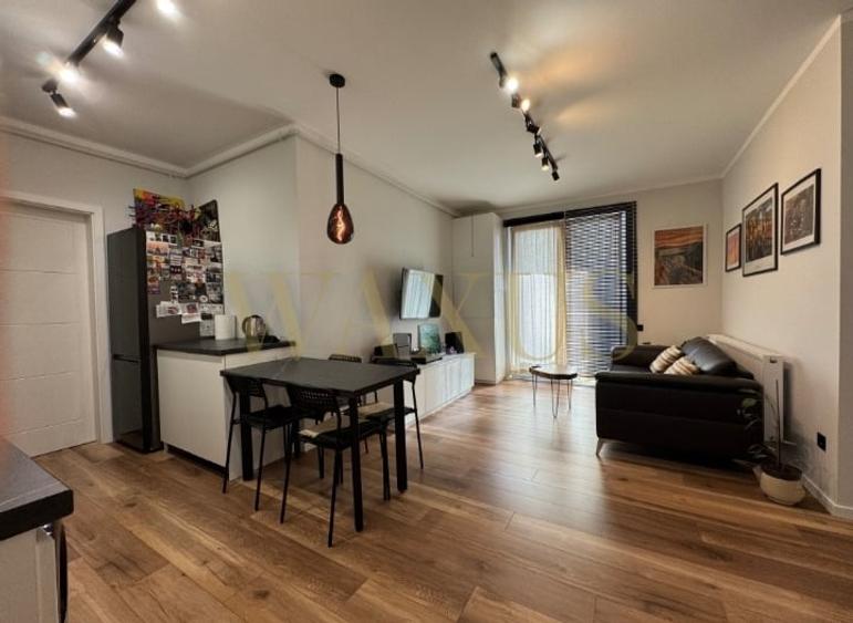 Apartament cu 2 camere semidecomandat, mobilat în Florești