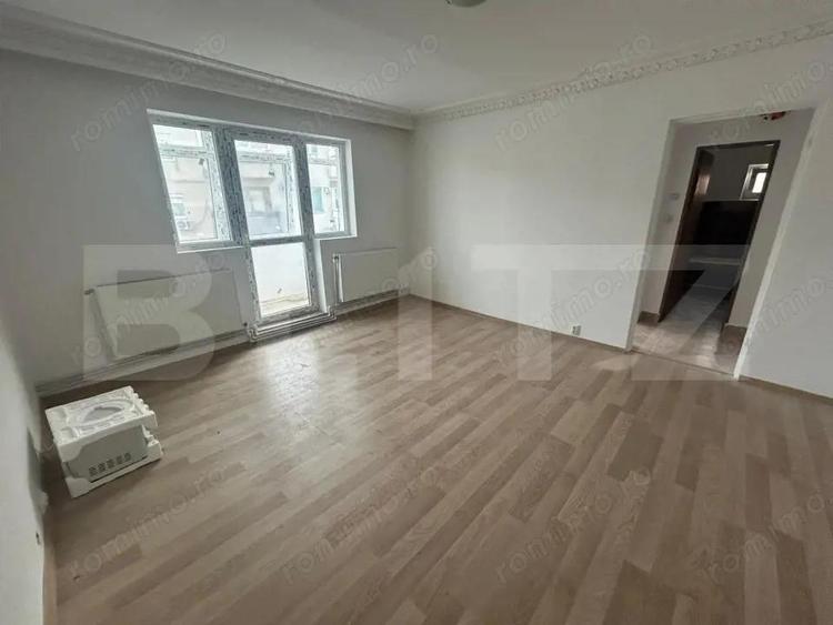 Apartament cu 2 camere semidecomandat în Micro 11