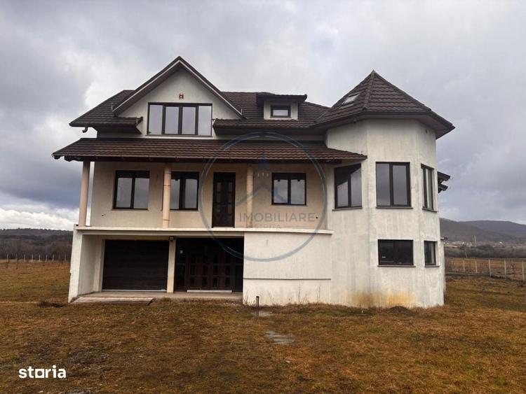 Casă cu 4 camere în Rusu Bârgăului