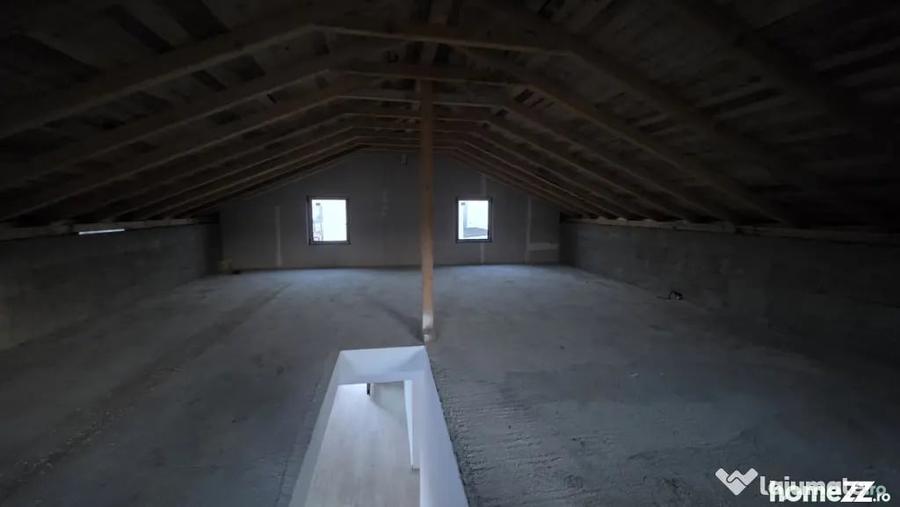 Casă cu 3 camere cu Teren 390 Mp în Păulești