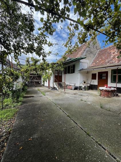 Casă cu 3 camere în Slimnic