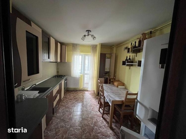 Apartament cu 3 camere decomandat în Mihai Bravu