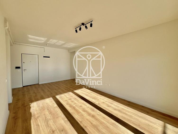 Apartament cu 3 camere semidecomandat în Exterior Vest