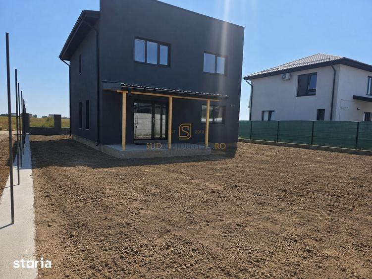 Casă cu 5 camere cu Teren 420 Mp în Vidra