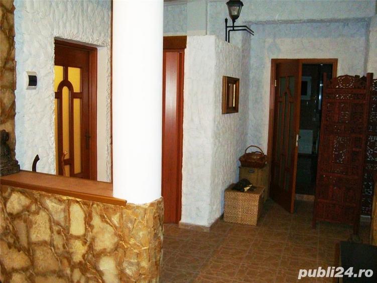 Casă cu 11 camere cu Teren 633 Mp în Clinceni