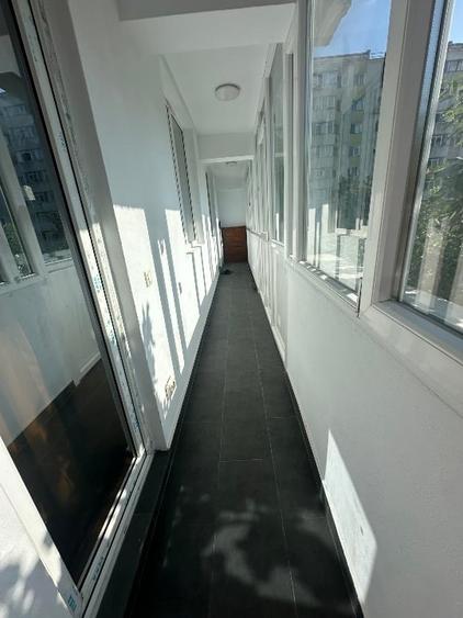 Apartament cu 3 camere decomandat, mobilat în Tei