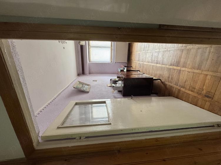 Apartament cu 3 camere semidecomandat în Central