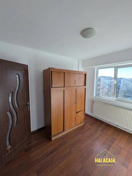 Apartament cu 3 camere nedecomandat în Micro 16