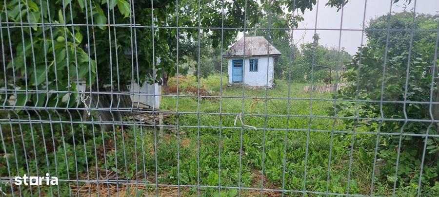 Teren de 3600 mp, în Căteasca