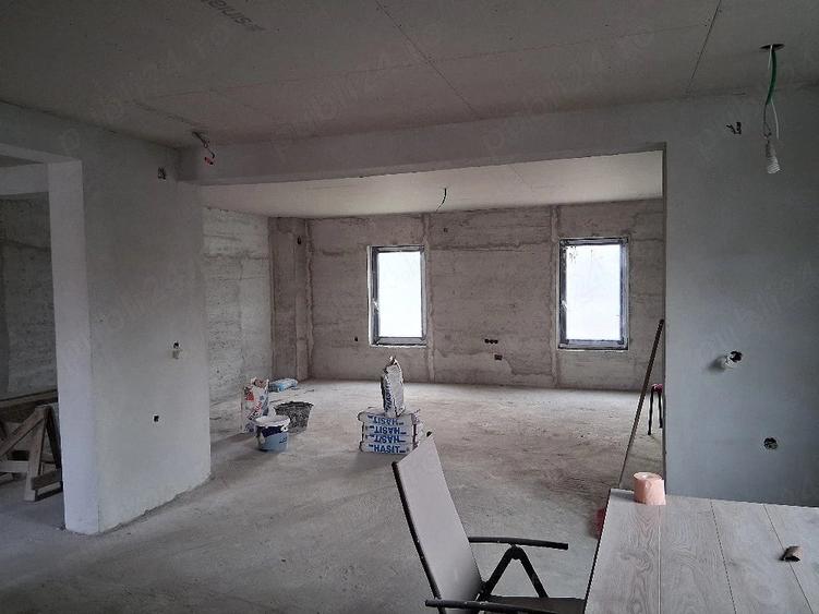 Casă cu Teren 438 Mp în Central