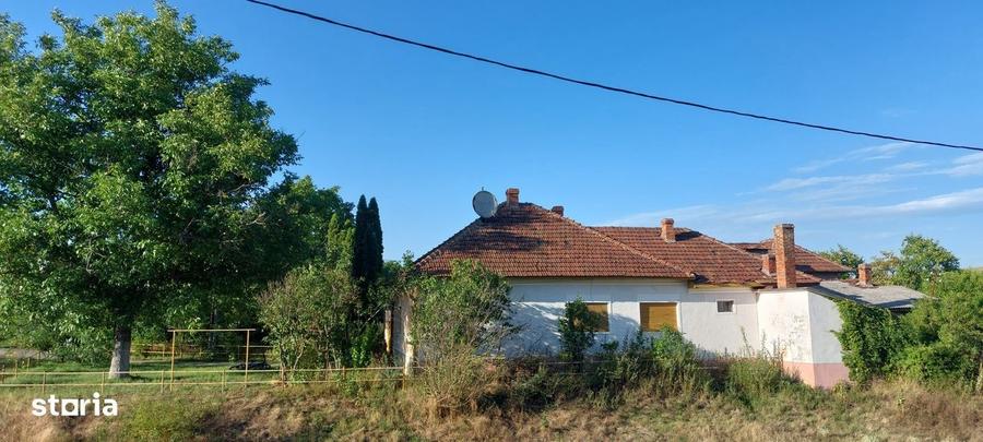 Casă cu 3 camere în Uileacu de Beiuș