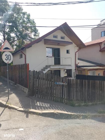 Casă cu 4 camere cu Teren 150 Mp în Vitan