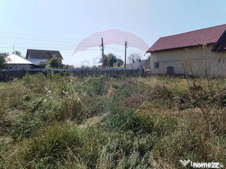 Casă cu 4 camere cu Teren 3370 Mp în Central