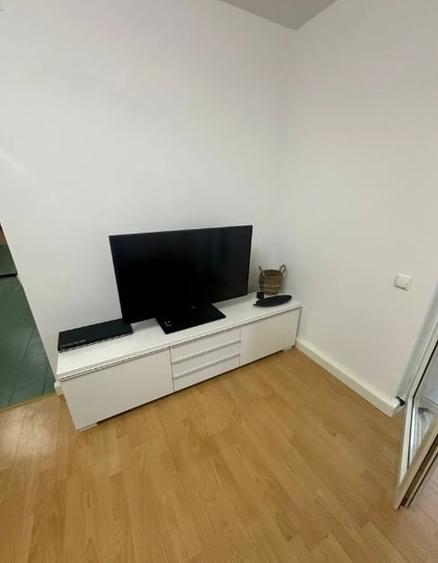 Garsonieră decomandată, mobilată în Virtuții