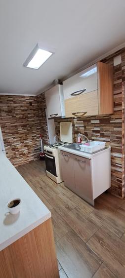 Apartament cu 4 camere decomandat în Delfinariu
