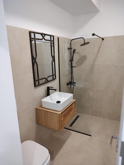 Casă individuală cu 4 camere cu Canalizare în Ostratu