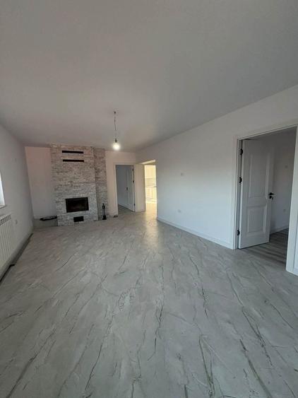 Casă cu 3 camere în Vânători