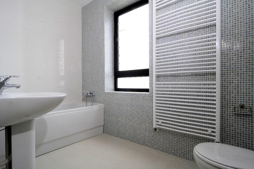Apartament cu 2 camere semidecomandat, mobilat în Băneasa