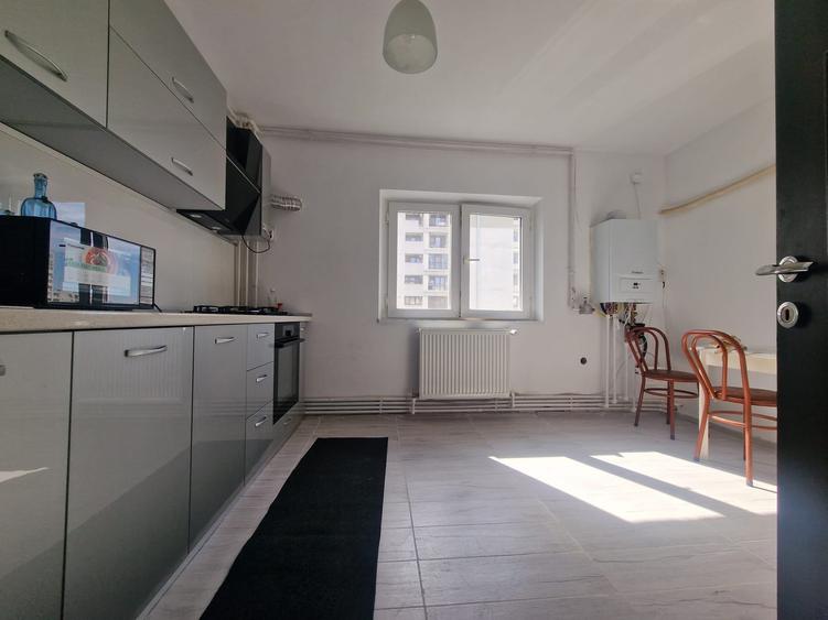 Apartament cu 2 camere decomandat în 13 Septembrie