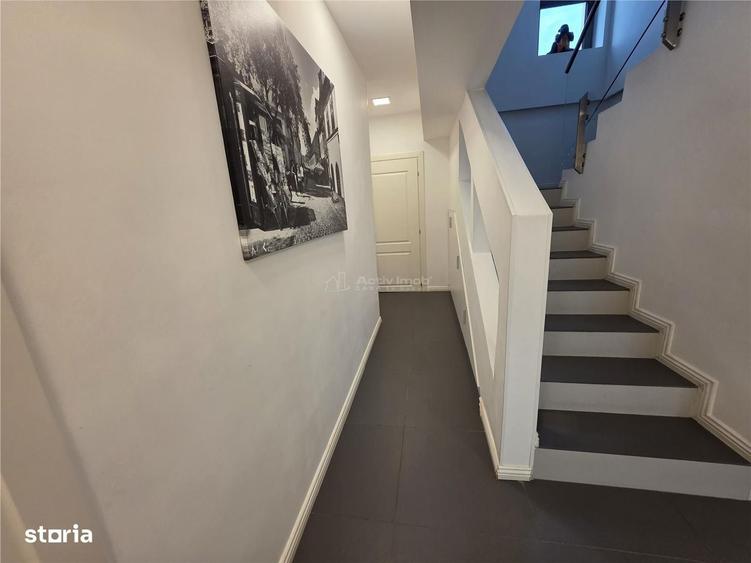 Casă cu 4 camere în Central
